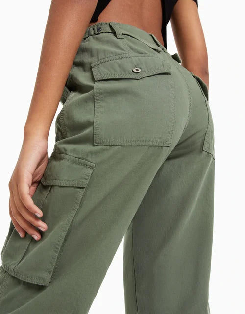 Marina | Pantalón cargo con diseño recto y ajuste perfecto