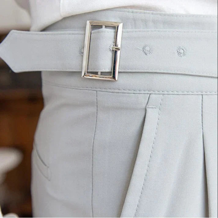 Zachary | Pantalón de hebillas clásicas con estilo.