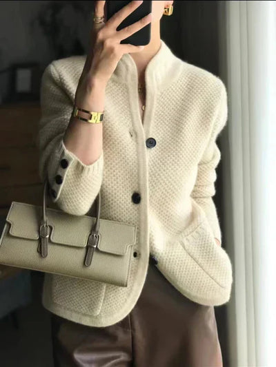Olivia | Elegante chaqueta de punto con cuello alto