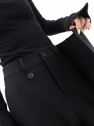 Beatriz | Pantalón asimétrico de tela liviana con estilo moderno