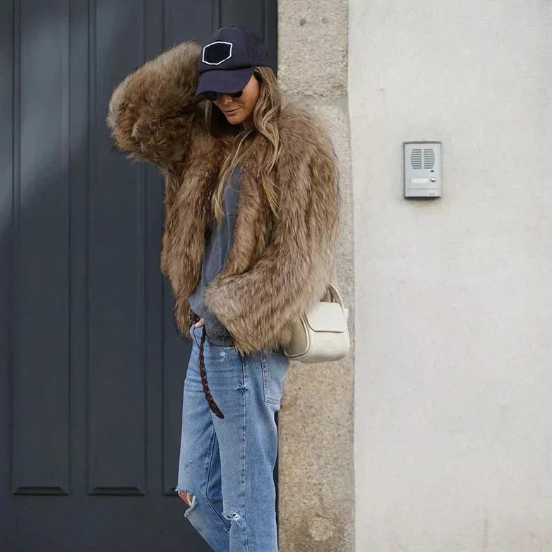 Nora | Chaqueta de peluche de piel sintética para la moda de mujeres