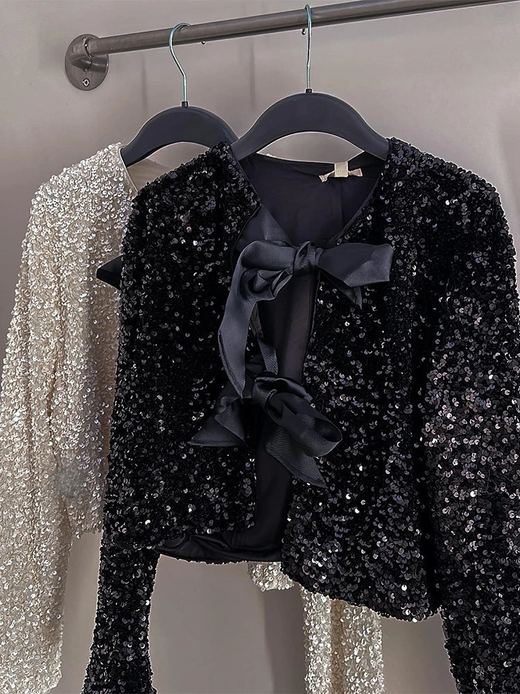 Aria | Elegante chaqueta de lentejuelas con lazo para un look sexy en invierno
