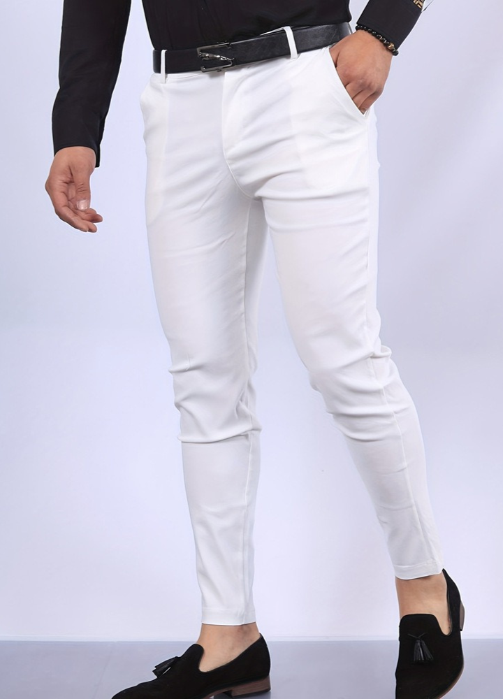 Daniel | Pantalones con elastano y ajuste casual.