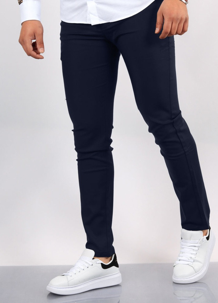 Daniel | Pantalones con elastano y ajuste casual.
