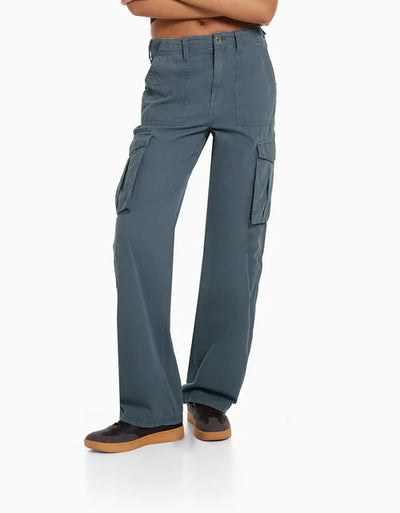 Marina | Pantalón cargo con diseño recto y ajuste perfecto