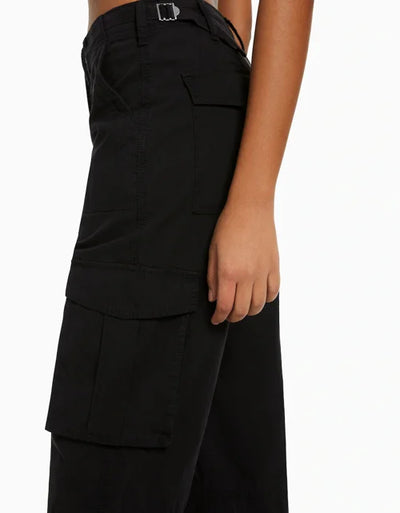 Marina | Pantalón cargo con diseño recto y ajuste perfecto