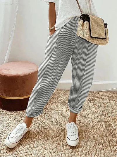 Natalia | Pantalón de rayas en algodón con diseño liviano